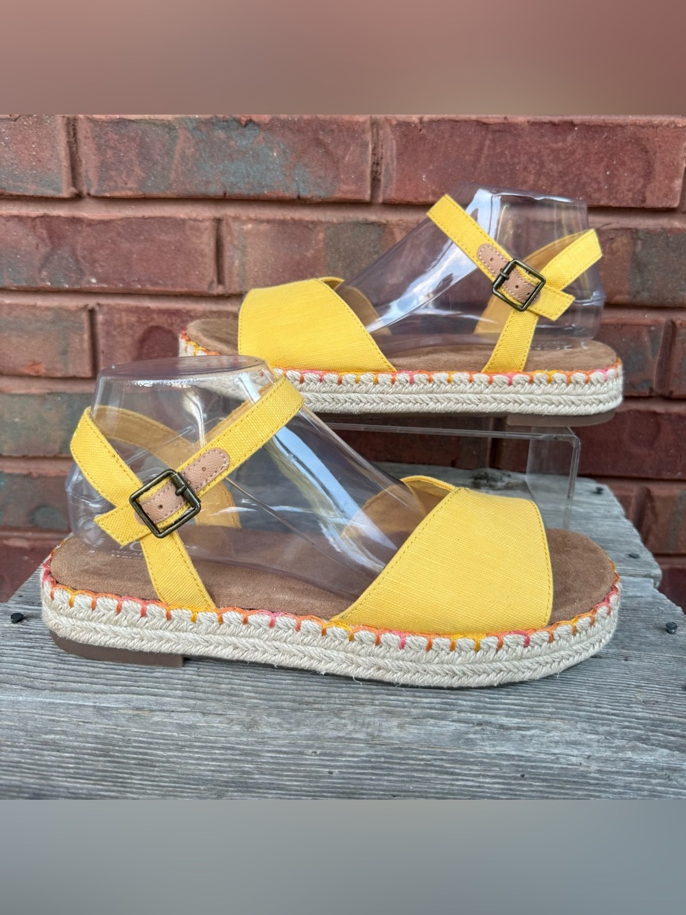TOMS Abby Platform Pineapple Yellow Espadrille Sandals Buckle US 8.5 Shoes CUTE